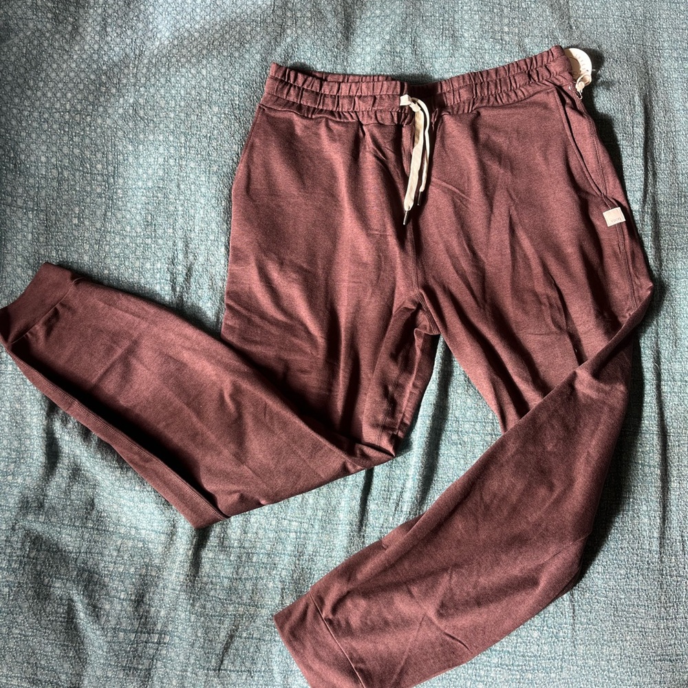 Vuori maroon performance joggers